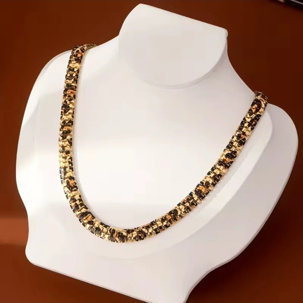 Gold and Black Woven Chain Necklace - Picture 3 of 4